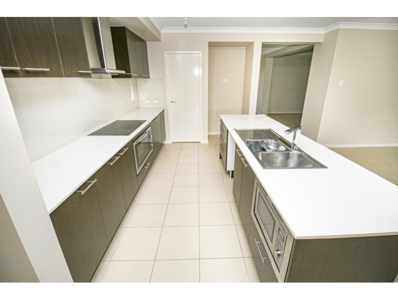 8 Denning Street, Fernvale QLD 4306