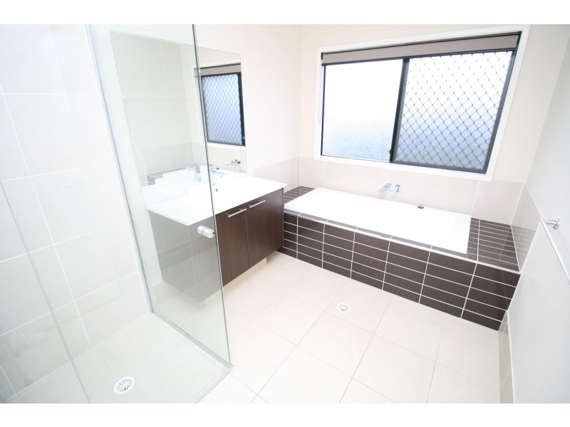 8 Denning Street, Fernvale QLD 4306