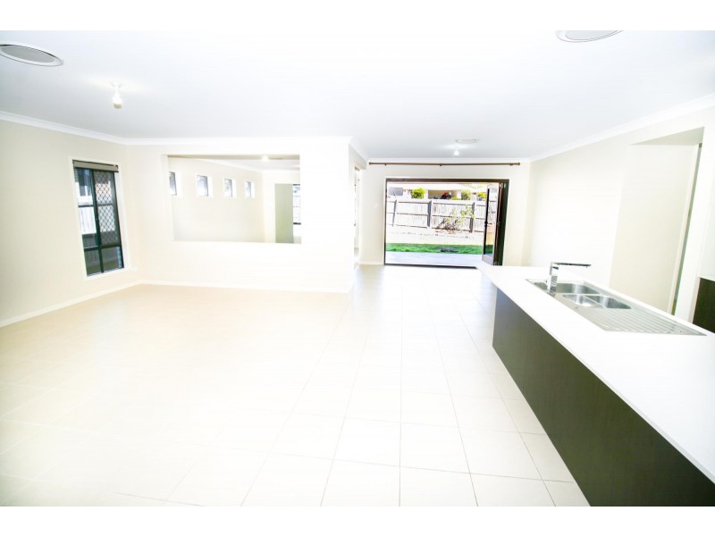 8 Denning Street, Fernvale QLD 4306