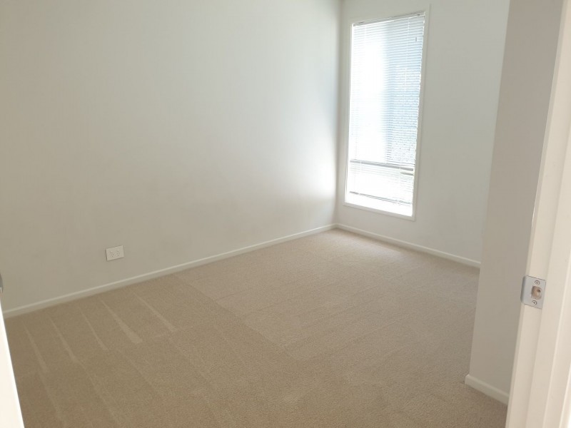 3 Edward Street, One Mile QLD 4305