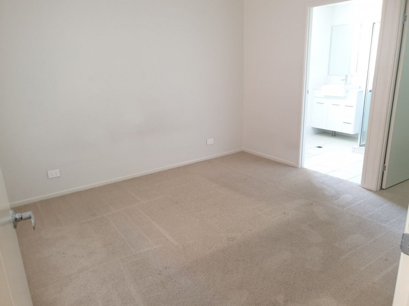 3 Edward Street, One Mile QLD 4305