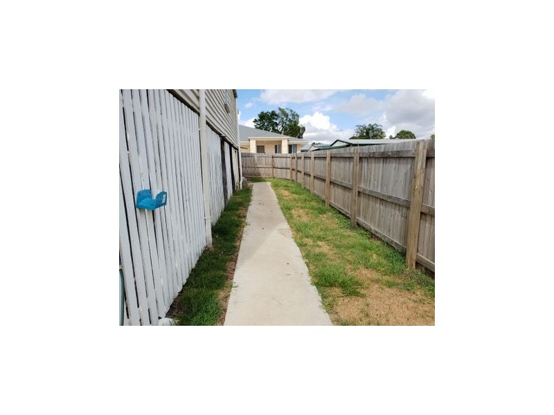 3A Edward Street, One Mile QLD 4305