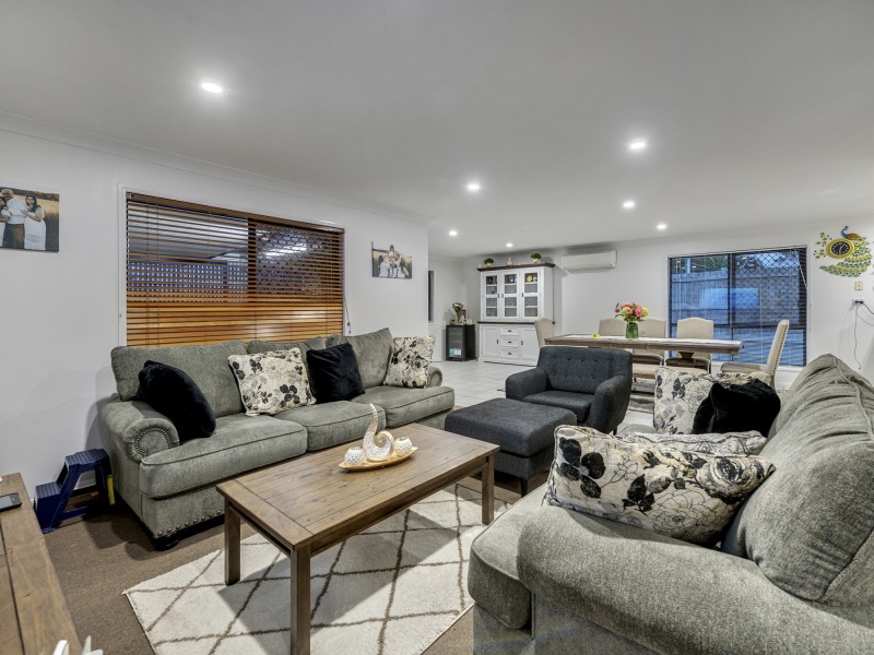 17 Darter Place, Springfield Lakes QLD 4300