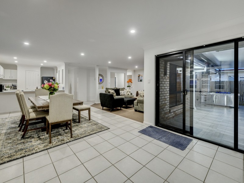 17 Darter Place, Springfield Lakes QLD 4300