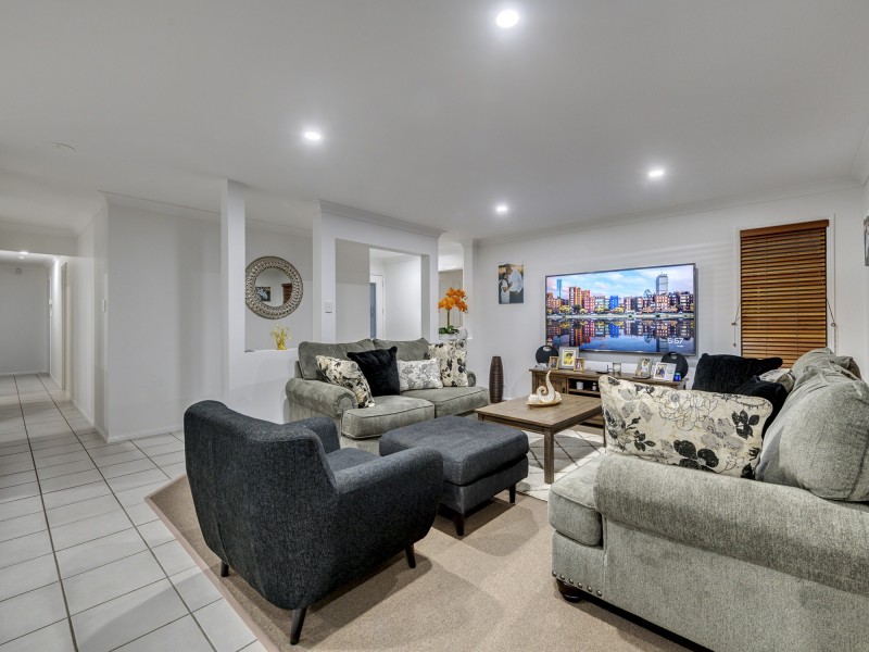 17 Darter Place, Springfield Lakes QLD 4300