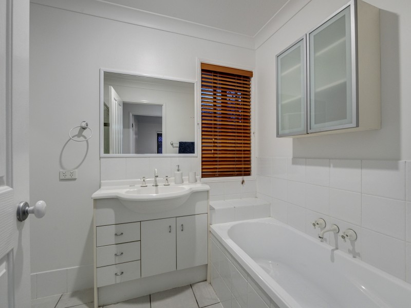 17 Darter Place, Springfield Lakes QLD 4300