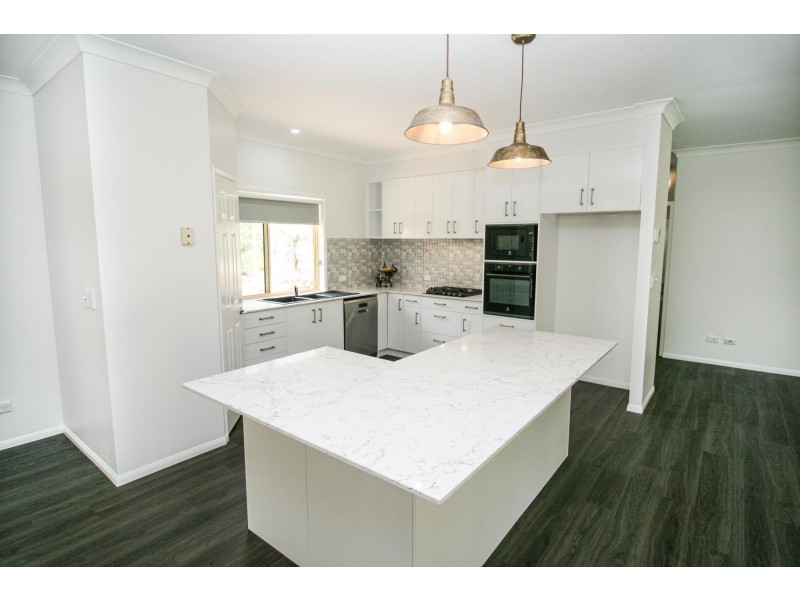 115 Beacon Road, Lowood QLD 4311