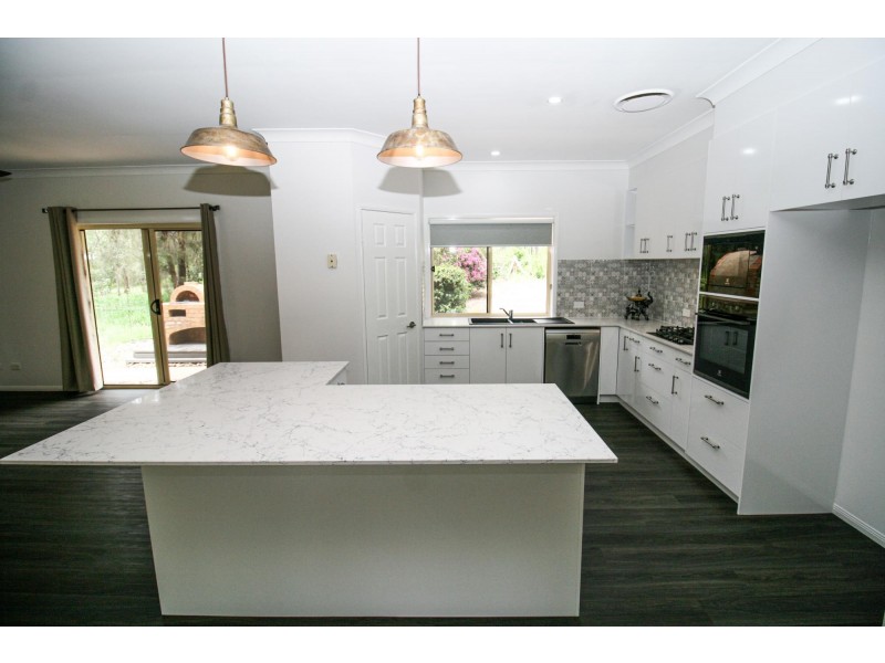 115 Beacon Road, Lowood QLD 4311