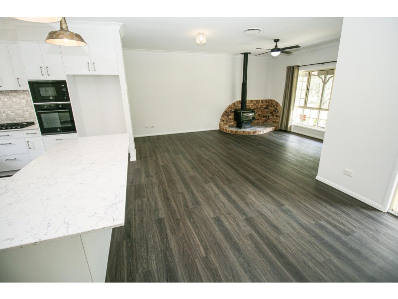 115 Beacon Road, Lowood QLD 4311