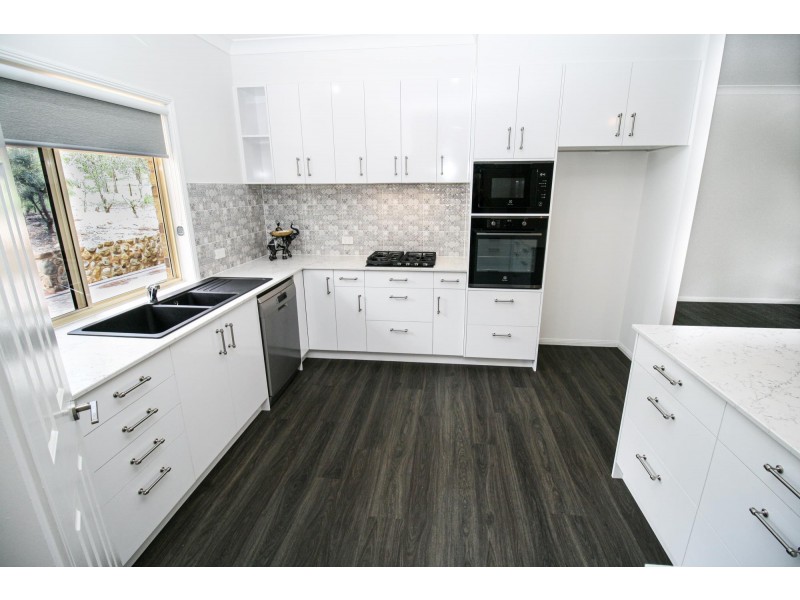 115 Beacon Road, Lowood QLD 4311