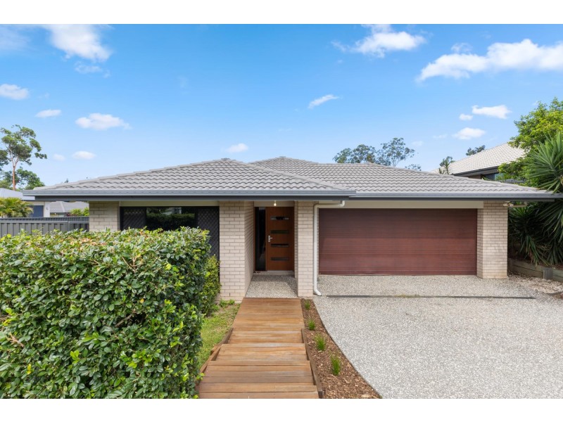 13 Knightsbridge Drive, Chuwar QLD 4306