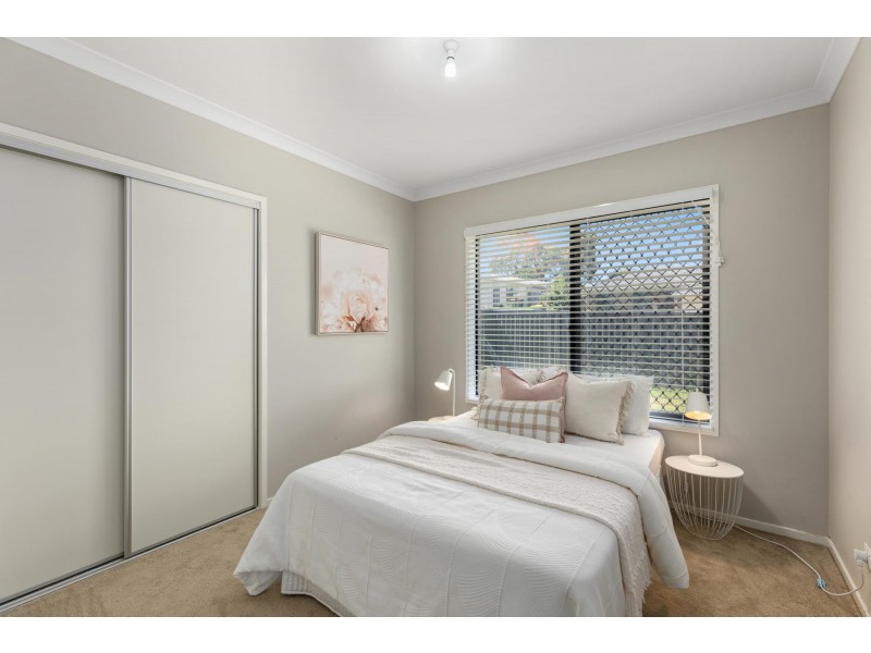 13 Knightsbridge Drive, Chuwar QLD 4306