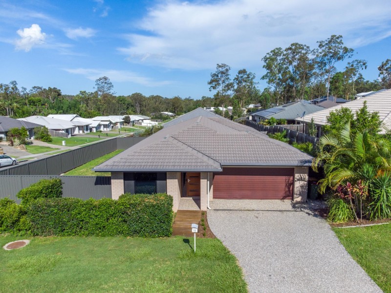 13 Knightsbridge Drive, Chuwar QLD 4306