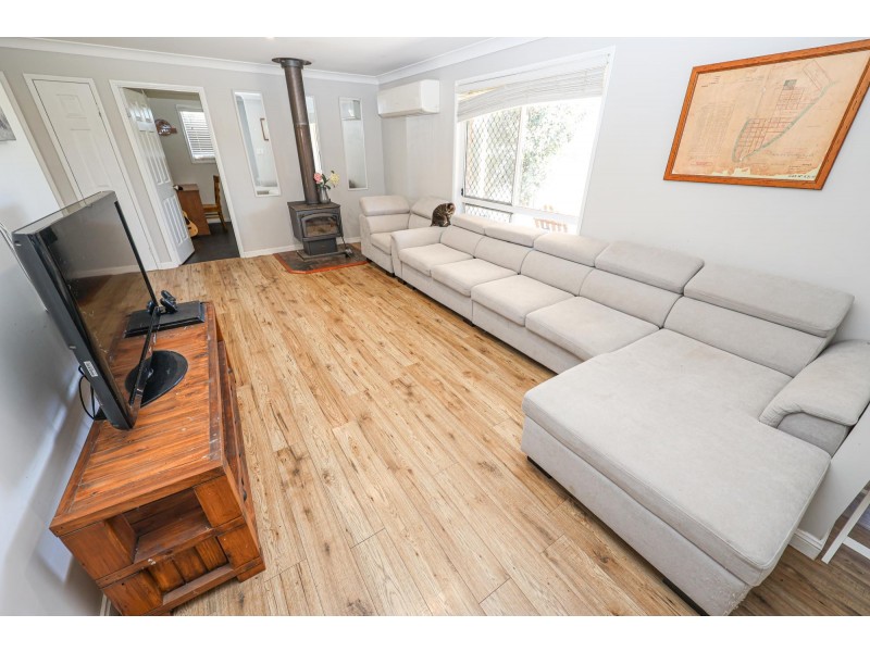 22 Harpeng Road, Wivenhoe Pocket QLD 4306