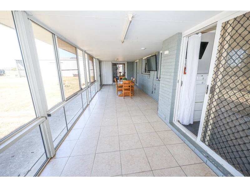 22 Harpeng Road, Wivenhoe Pocket QLD 4306