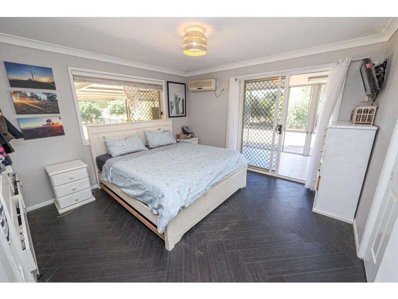 22 Harpeng Road, Wivenhoe Pocket QLD 4306