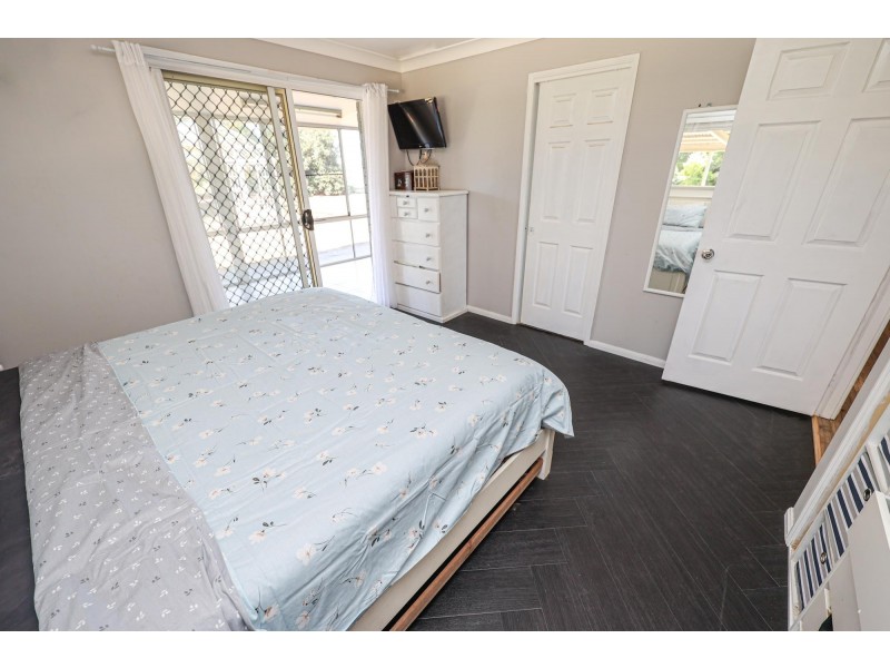 22 Harpeng Road, Wivenhoe Pocket QLD 4306