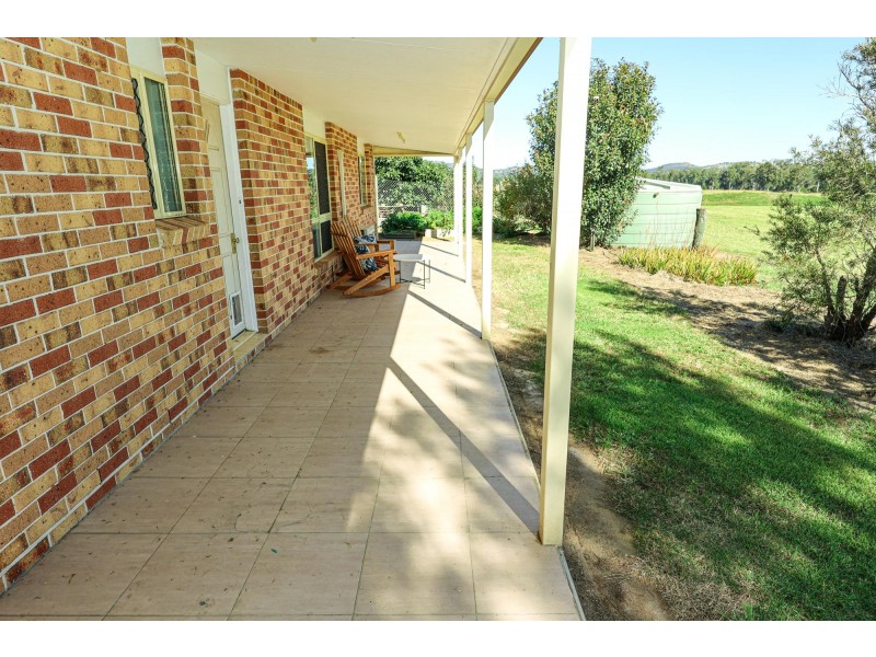 22 Harpeng Road, Wivenhoe Pocket QLD 4306