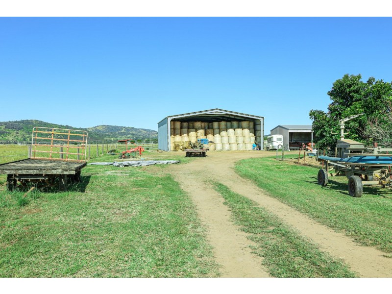 22 Harpeng Road, Wivenhoe Pocket QLD 4306