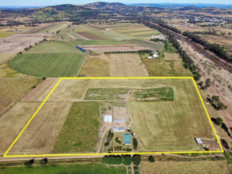 22 Harpeng Road, Wivenhoe Pocket QLD 4306