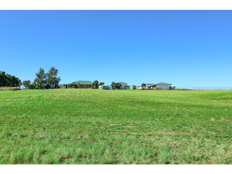 22 Harpeng Road, Wivenhoe Pocket QLD 4306