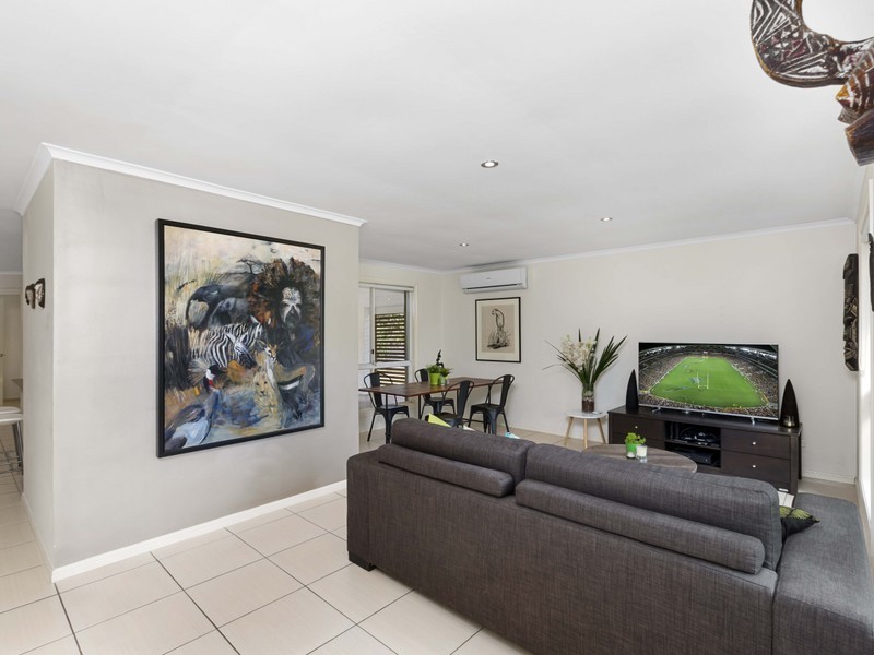 28 Dove Tree Crescent, Sinnamon Park QLD 4073
