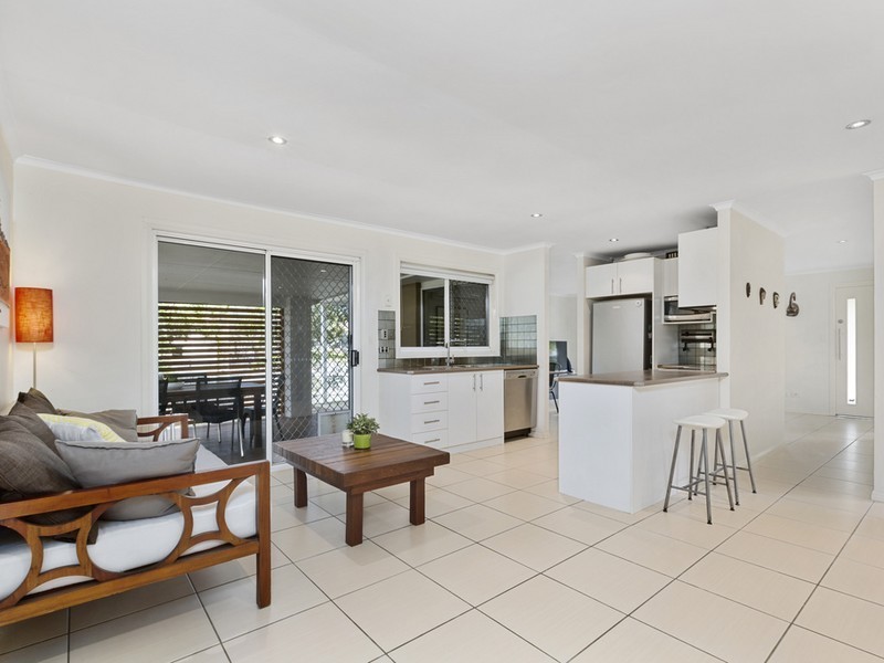 28 Dove Tree Crescent, Sinnamon Park QLD 4073