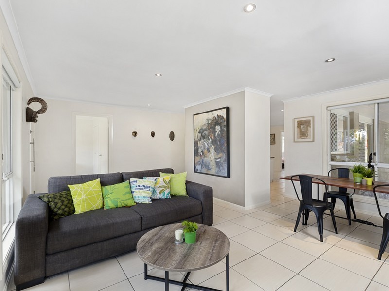 28 Dove Tree Crescent, Sinnamon Park QLD 4073