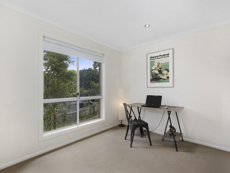 28 Dove Tree Crescent, Sinnamon Park QLD 4073