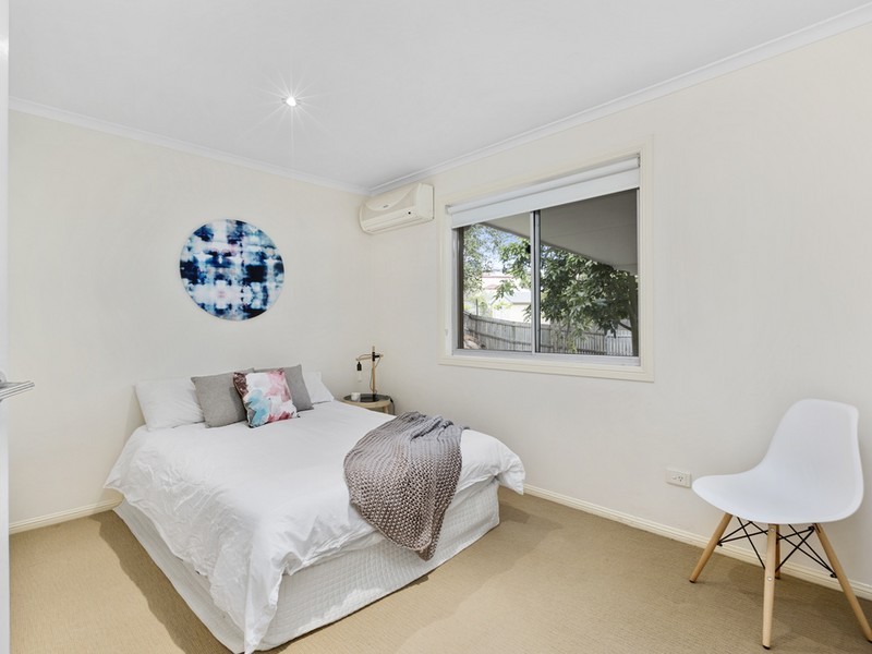 28 Dove Tree Crescent, Sinnamon Park QLD 4073