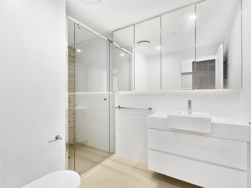 Apartment 2043/123 Cavendish Road, Coorparoo QLD 4151