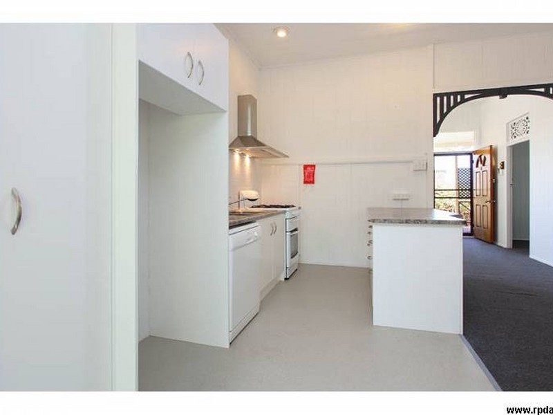 6 JONES STREET, Red Hill QLD 4059