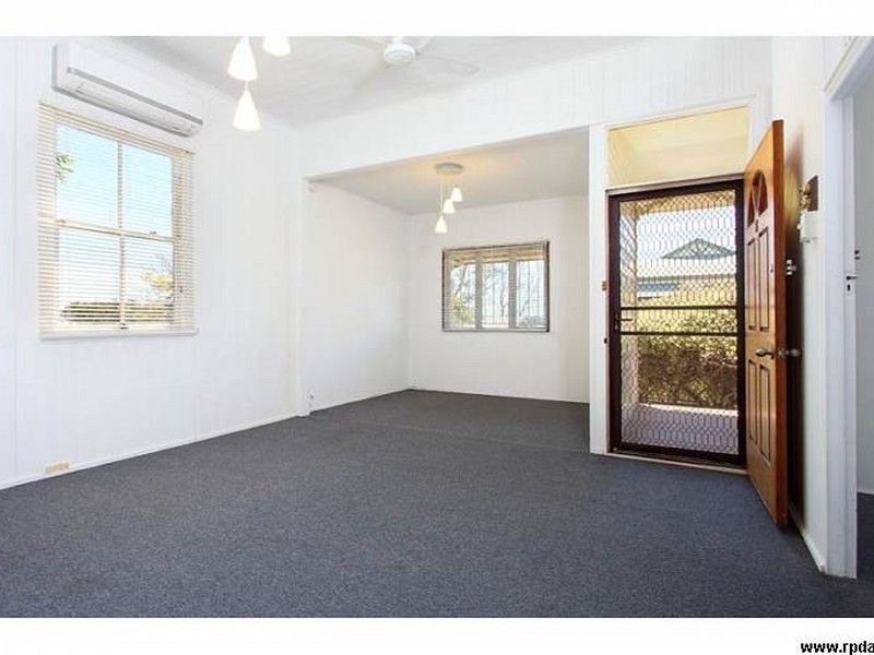 6 JONES STREET, Red Hill QLD 4059
