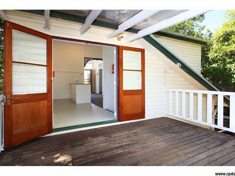 6 JONES STREET, Red Hill QLD 4059