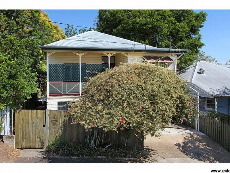6 JONES STREET, Red Hill QLD 4059