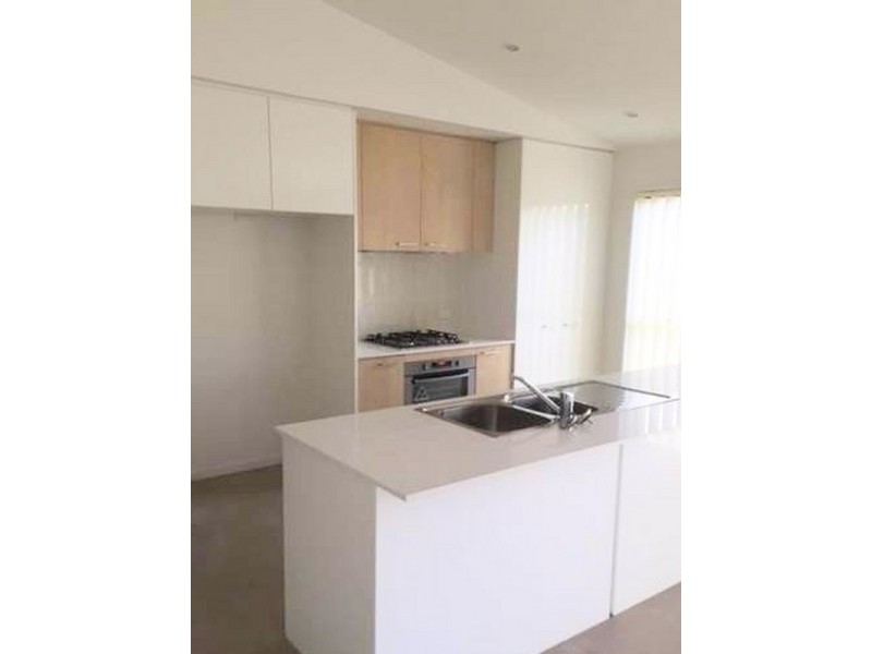3 Hoop Pine Circuit, Coomera QLD 4209