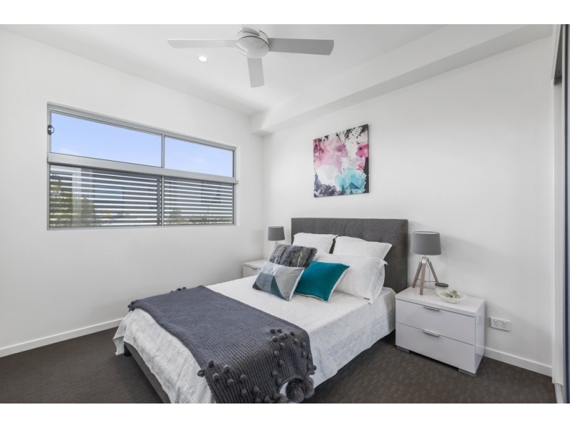 11 Bromilow Street, Kedron QLD 4031