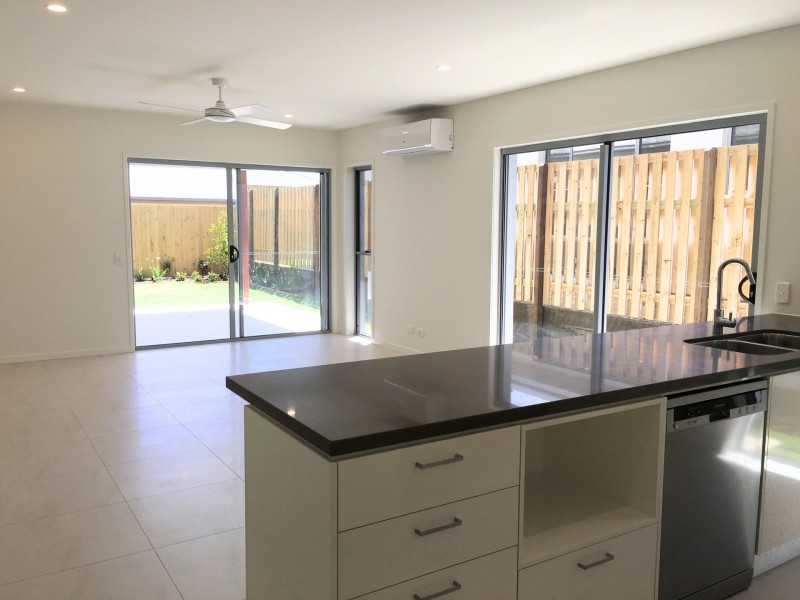 55 Ravenbourne Circuit, Capalaba QLD 4157