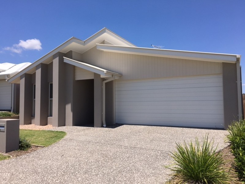 52 Stirling Circuit, Redbank Plains QLD 4301