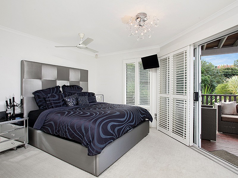 8 Chrystal Street, Paddington QLD 4064