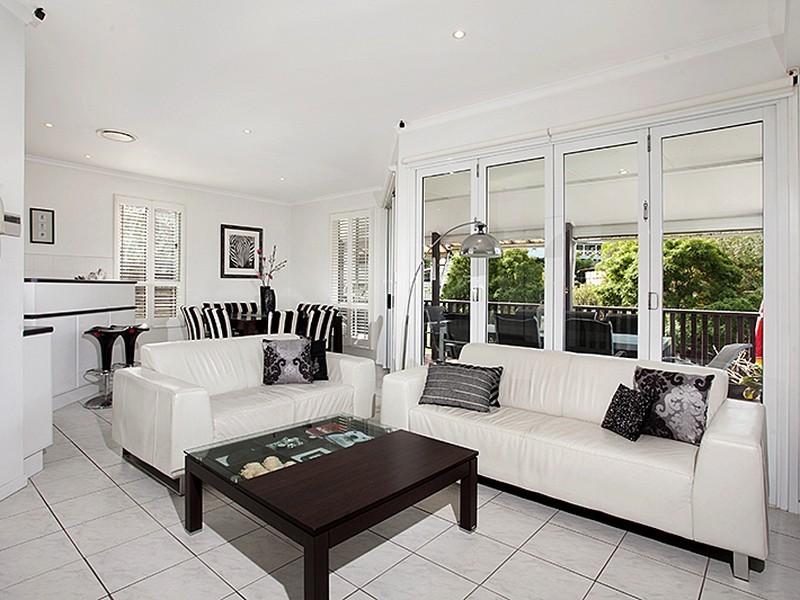 8 Chrystal Street, Paddington QLD 4064