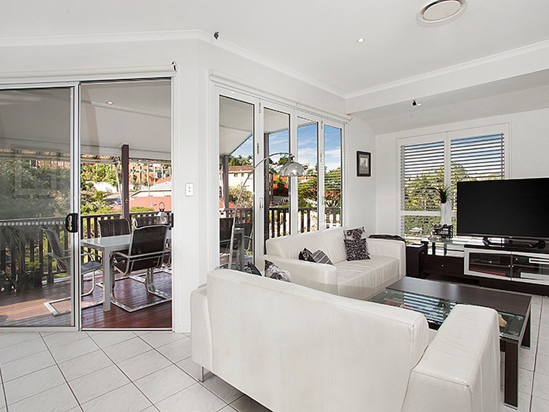 8 Chrystal Street, Paddington QLD 4064