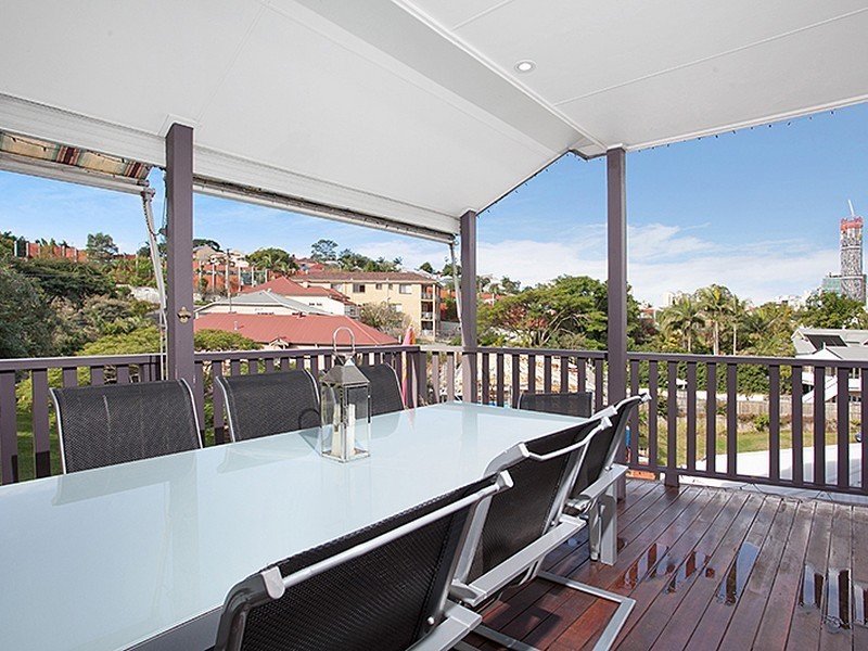 8 Chrystal Street, Paddington QLD 4064