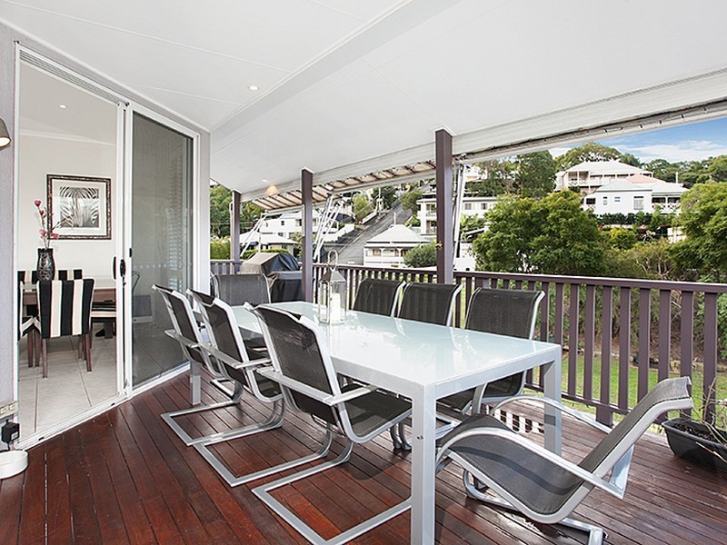 8 Chrystal Street, Paddington QLD 4064