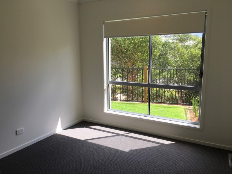 16 Crinum Circuit, Coomera QLD 4209