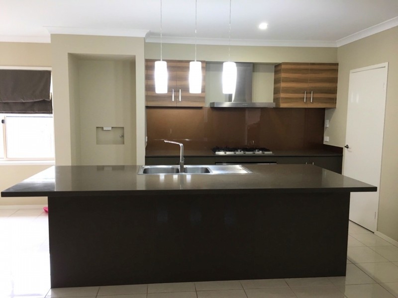 10 Finnegan Circuit, Oxley QLD 4075