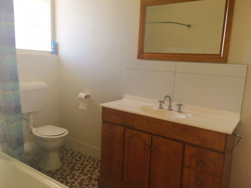 1127 Logan Road, Holland Park QLD 4121