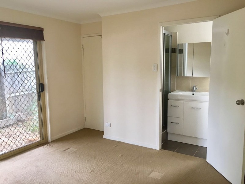 15 Captain Street, Holland Park QLD 4121