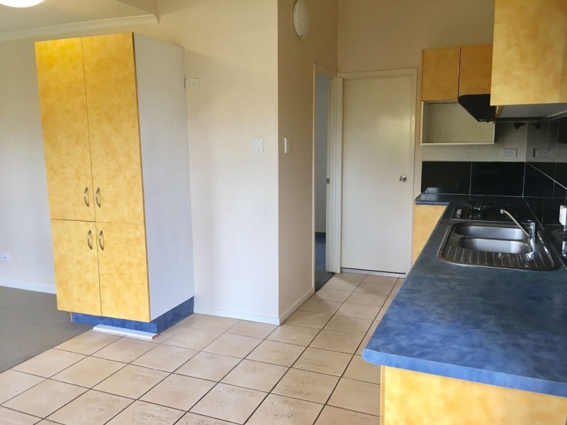 15 Captain Street, Holland Park QLD 4121