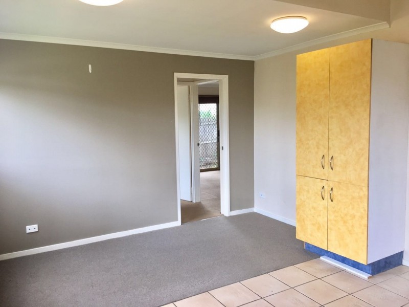 15 Captain Street, Holland Park QLD 4121